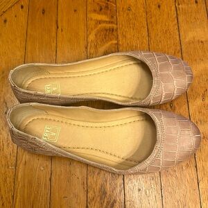 FRYE Carson Pale Pink Croc Leather Slip-On Round Toe Ballet Flats Shoe 8